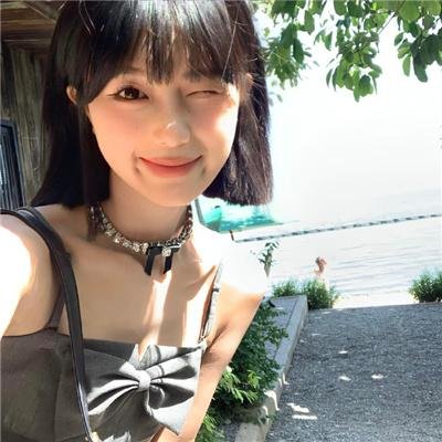 她的微笑和圈套